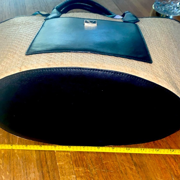 Victoria’s Secret straw bag lined with lemons and black, fake leather - Picture 7 of 7